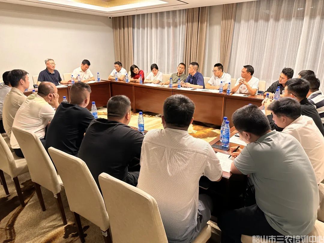 第五期返鄉(xiāng)入鄉(xiāng)創(chuàng)業(yè)培訓(xùn)班在我中心開班(圖10) 第五期返鄉(xiāng)入鄉(xiāng)創(chuàng)業(yè)培訓(xùn)班在我中心開班(圖10)