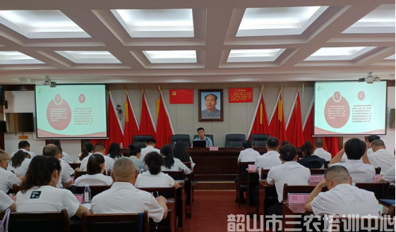 吐魯番市非公有制企業(yè)黨組織書(shū)記和黨建指導(dǎo)員示范培訓(xùn)班在韶山開(kāi)展學(xué)習(xí)培訓(xùn)活動(dòng)(圖6) 吐魯番市非公有制企業(yè)黨組織書(shū)記和黨建指導(dǎo)員示范培訓(xùn)班在韶山開(kāi)展學(xué)習(xí)培訓(xùn)活動(dòng)(圖6)