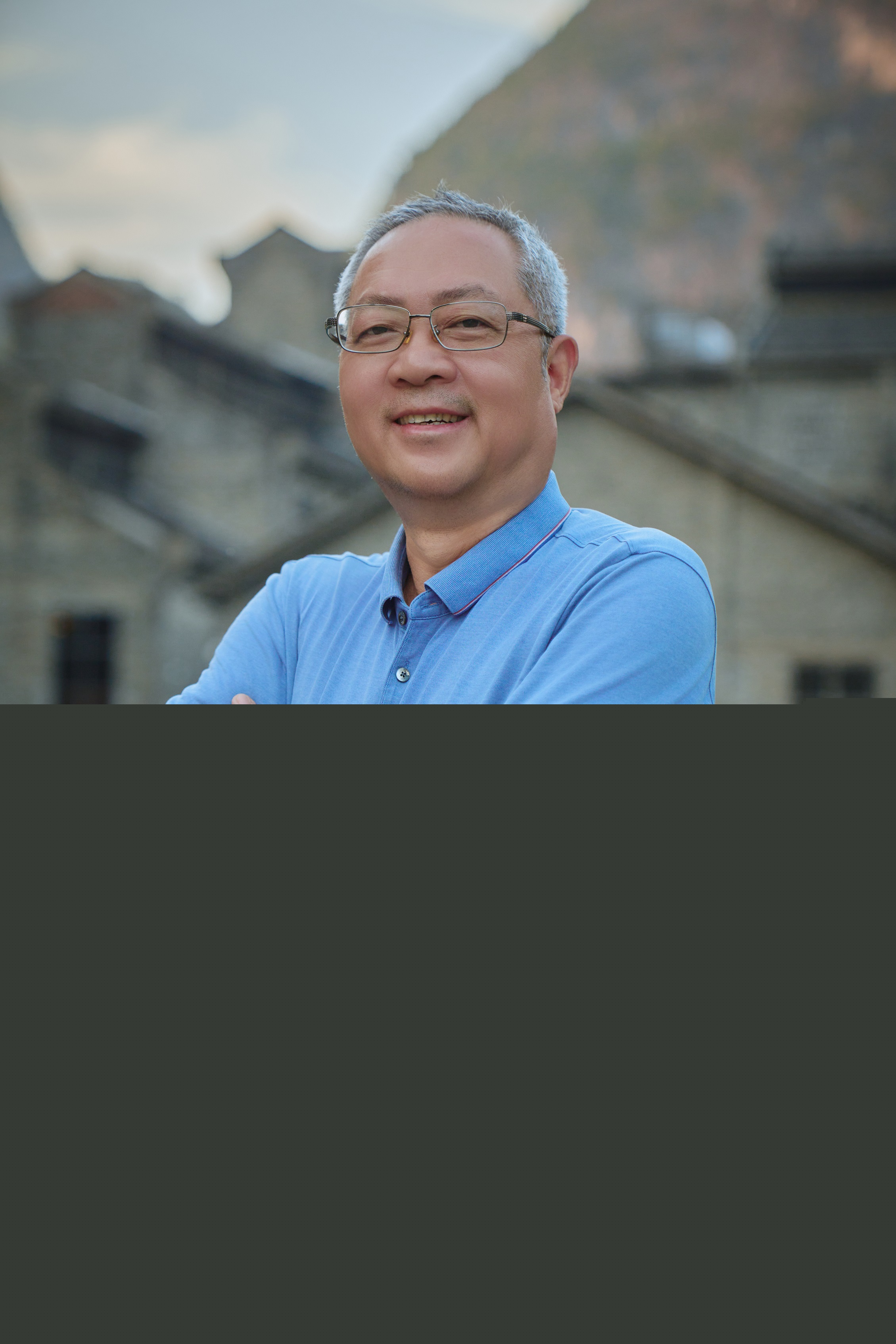 譚邏松(圖1) 譚邏松(圖1)